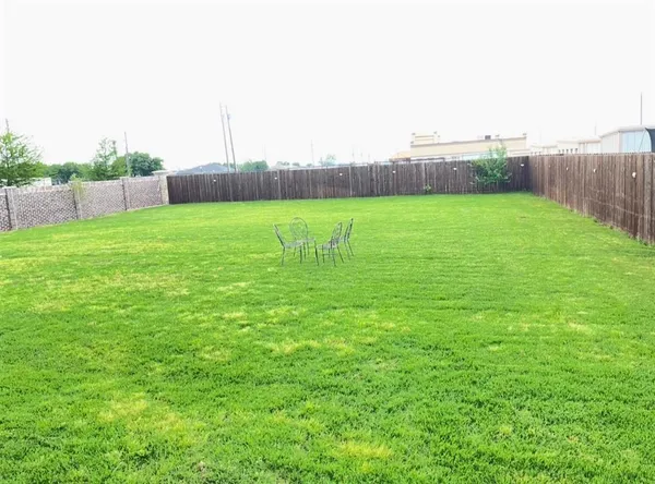 $419,500 | 3207 Camden Creek Drive, Krum, TX 76249