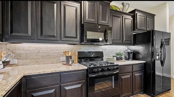 $419,500 | 3207 Camden Creek Drive, Krum, TX 76249