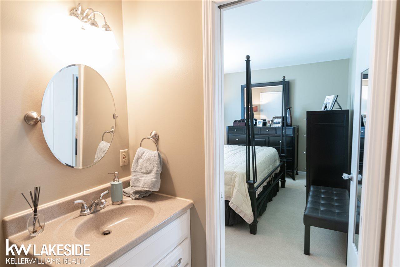 15178 Raphael Terrace Warren, MI 48088 - Photo 15 of 22 50014931-14.JPG