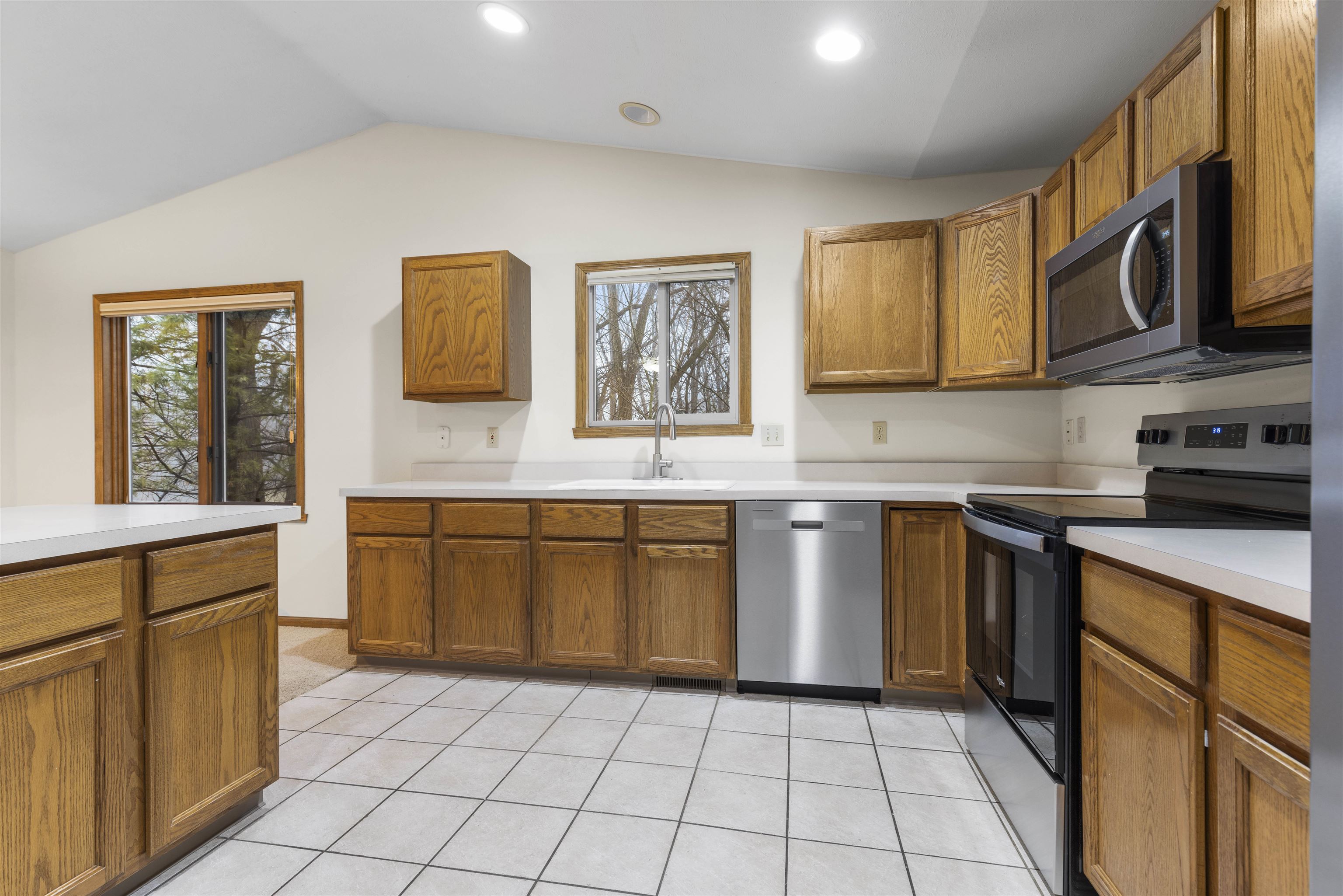 5005 Windsor Road Loves Park, IL 61111 - Photo 8 of 23 Gallery Image 8