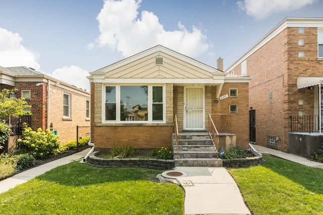 $459,900 | 6205 North Harding Avenue, Chicago, IL 60659