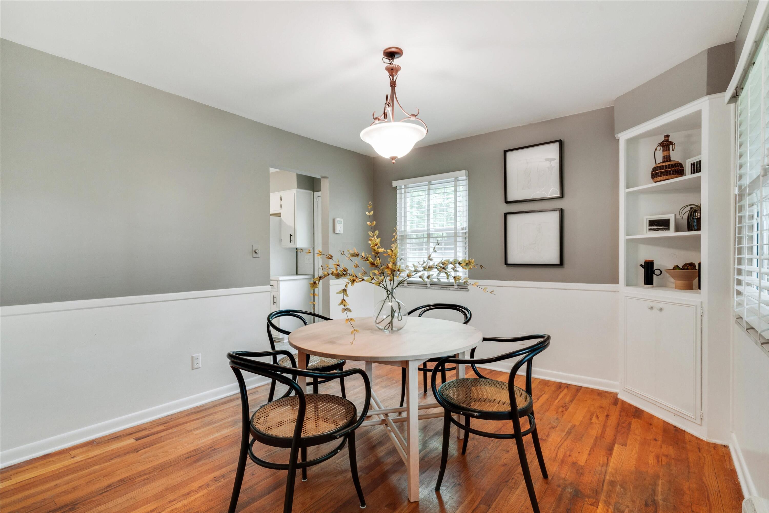 2485 Middlesex Road Columbus, OH 43220 - Photo 10 of 39 Dining Room