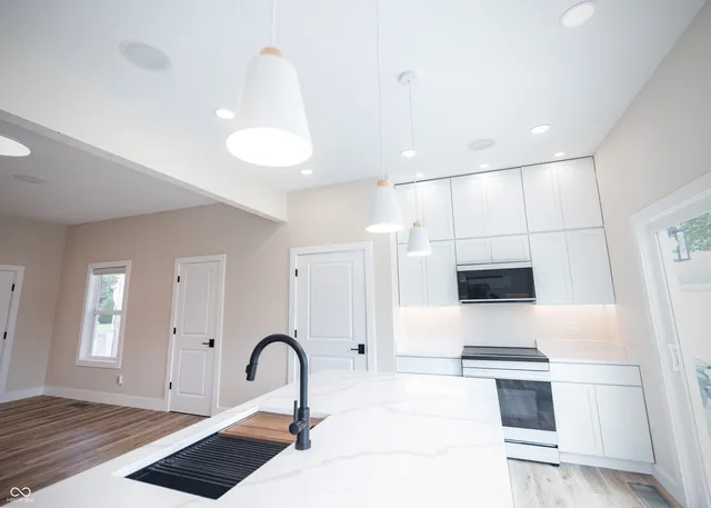 $254,700 | 825 Main Street, Elwood, IN 46036