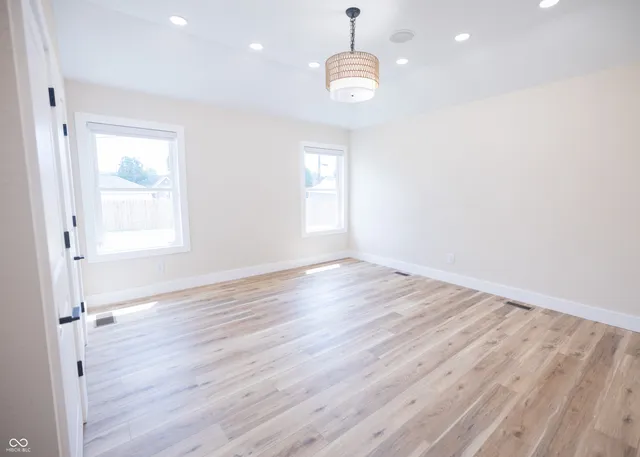 $254,700 | 825 Main Street, Elwood, IN 46036