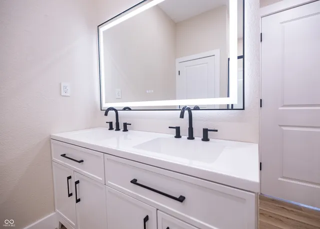 $254,700 | 825 Main Street, Elwood, IN 46036