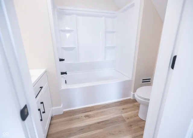 $254,700 | 825 Main Street, Elwood, IN 46036