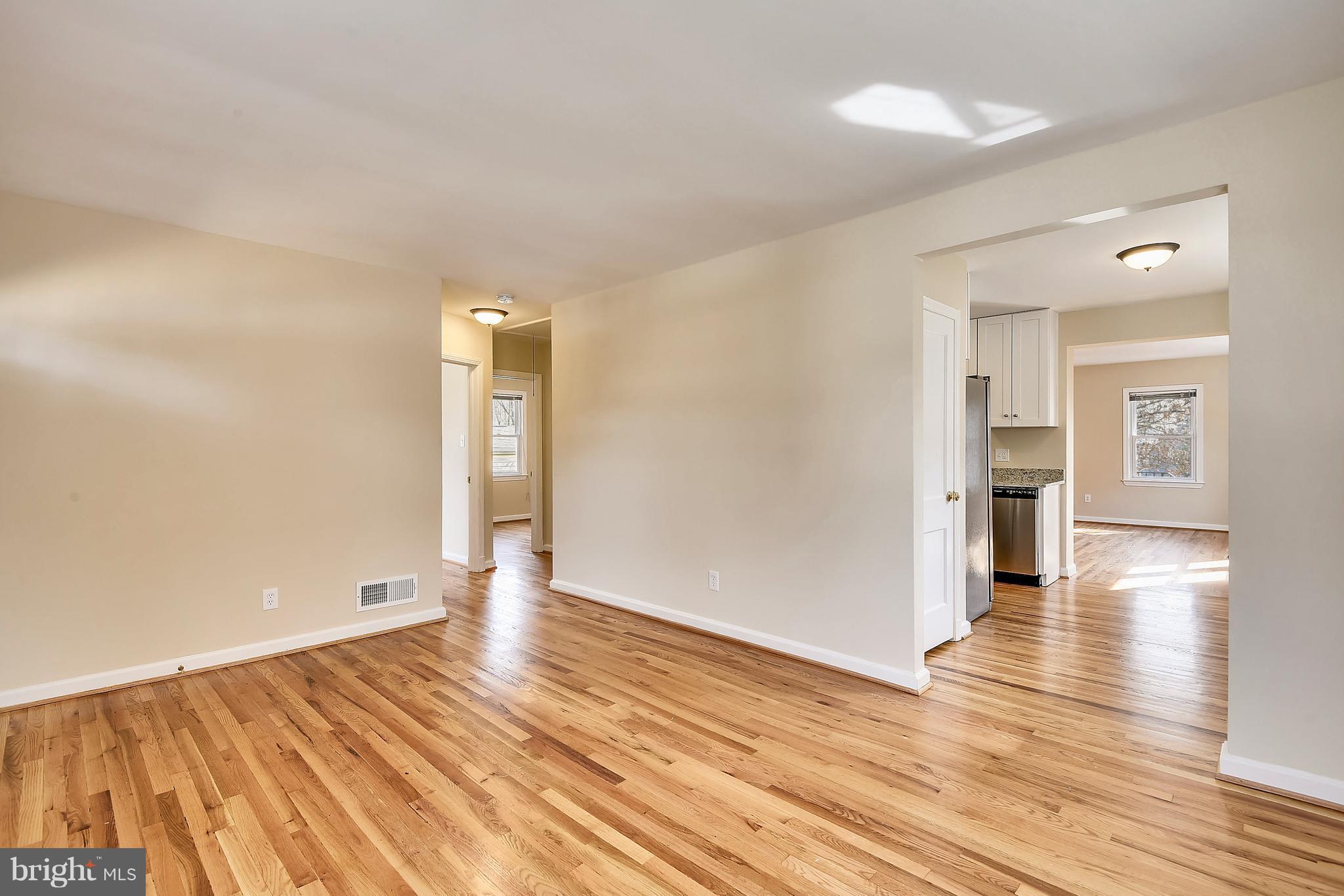 1512 Jasper Street Silver Spring, MD 20902 - Photo 8 of 30 Living Room