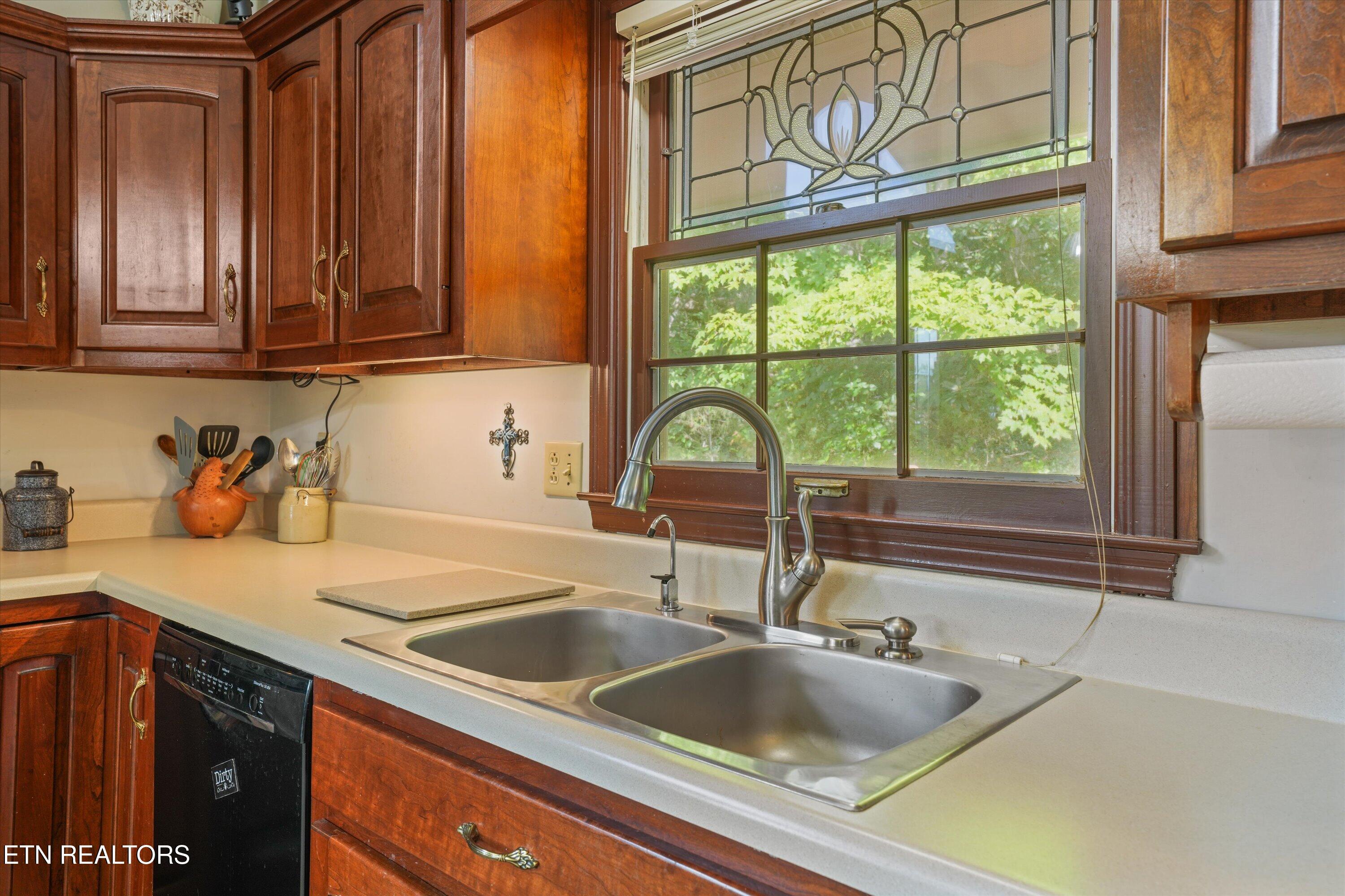 745 Blockhouse Valley Road Clinton, TN 37716 - Photo 11 of 58 13-745 Blockhouse Valley Rd48