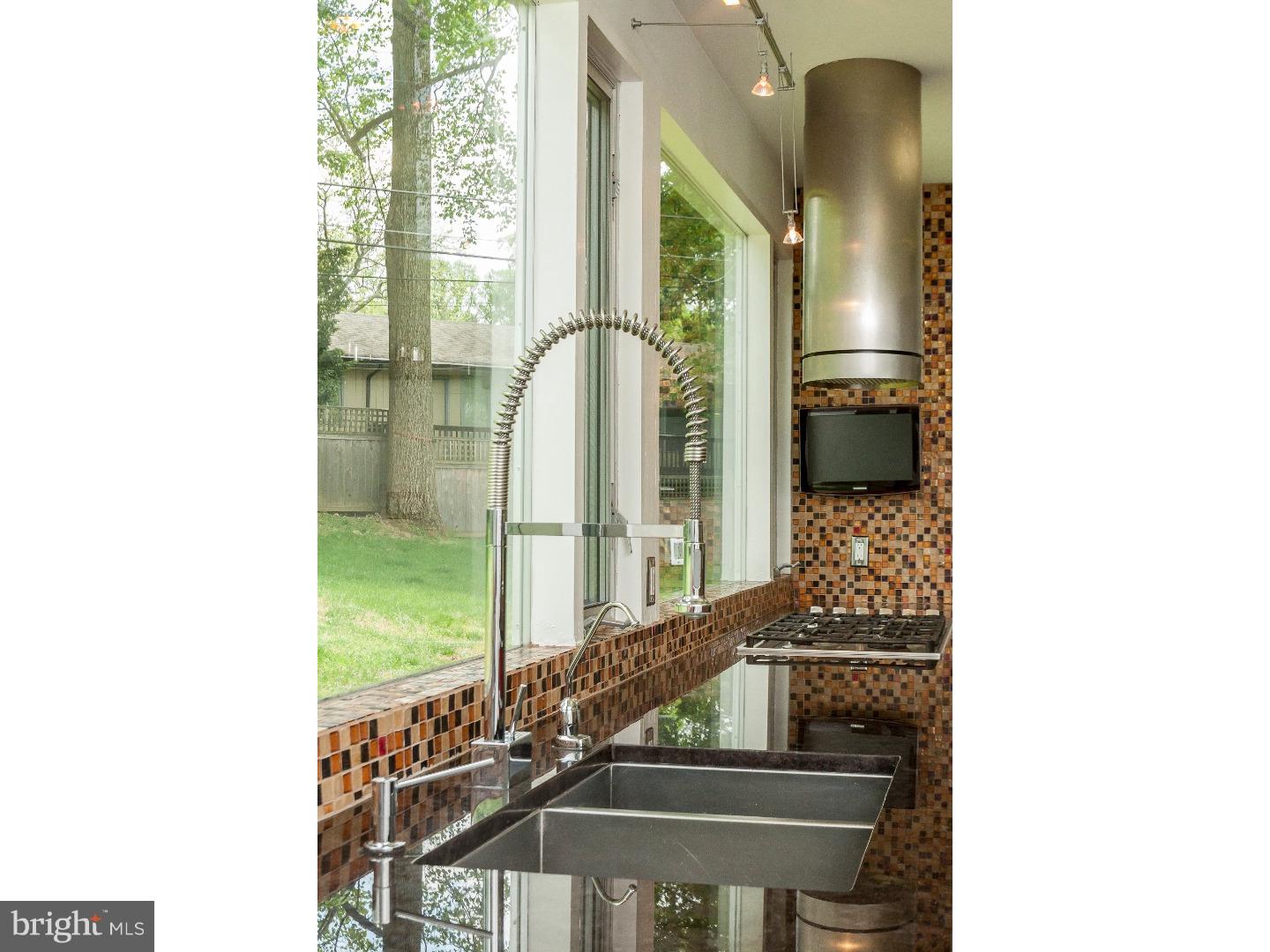 929 Frog Hollow Road Jenkintown, PA 19046 - Photo 16 of 24 Kitchen