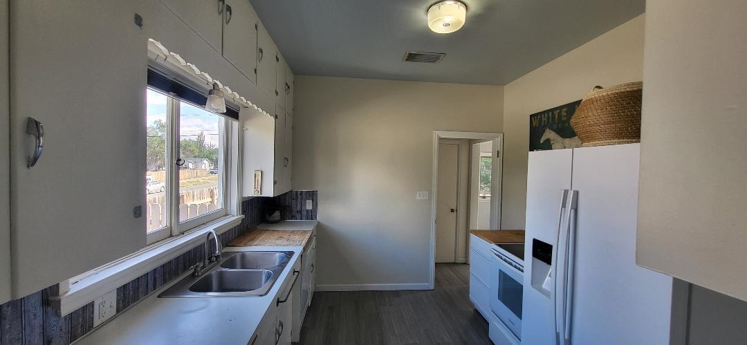 222 East Maple Street Rawlins, WY 82301 - Photo 6 of 24