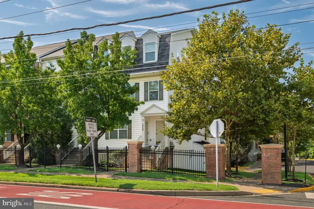 $475,000 | 2046 University Boulevard West, Unit 12, Silver Spring, MD 20902
