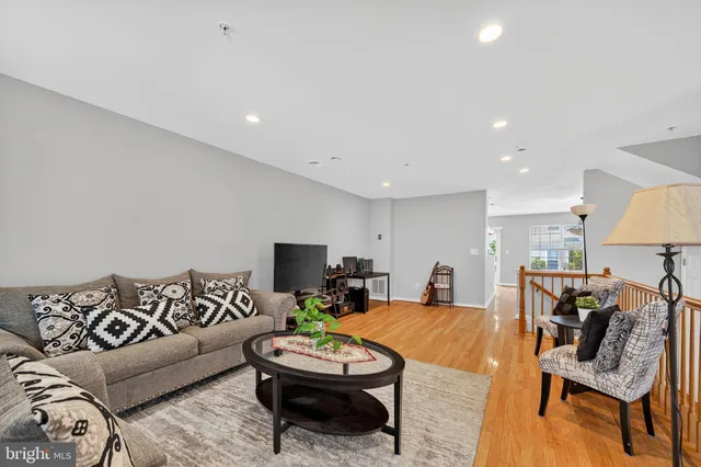 $475,000 | 2046 University Boulevard West, Unit 12, Silver Spring, MD 20902