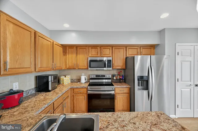 $475,000 | 2046 University Boulevard West, Unit 12, Silver Spring, MD 20902