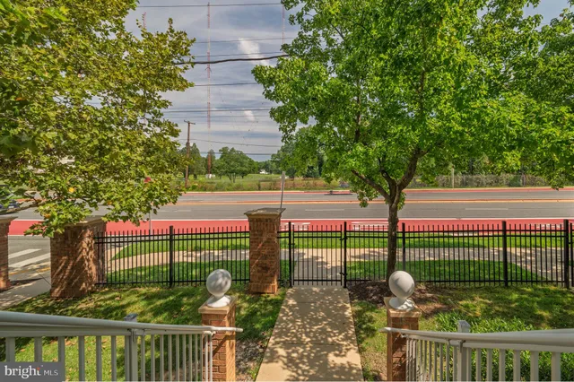 $475,000 | 2046 University Boulevard West, Unit 12, Silver Spring, MD 20902