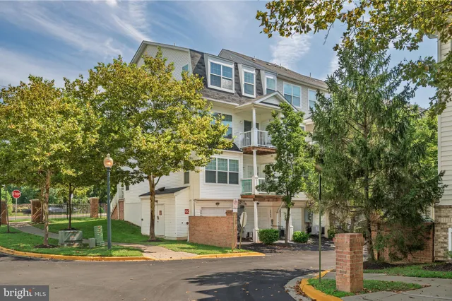 $475,000 | 2046 University Boulevard West, Unit 12, Silver Spring, MD 20902