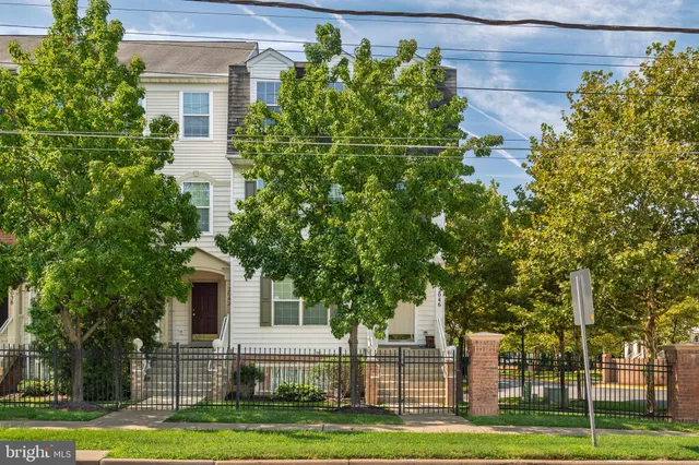 $475,000 | 2046 University Boulevard West, Unit 12, Silver Spring, MD 20902