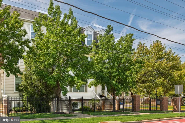 $475,000 | 2046 University Boulevard West, Unit 12, Silver Spring, MD 20902