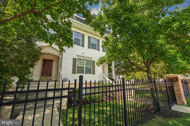 $475,000 | 2046 University Boulevard West, Unit 12, Silver Spring, MD 20902