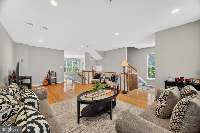 $475,000 | 2046 University Boulevard West, Unit 12, Silver Spring, MD 20902