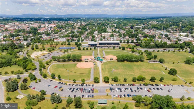 $995 | 250 North Mulberry Street, Unit 2F, Hagerstown, MD 21740