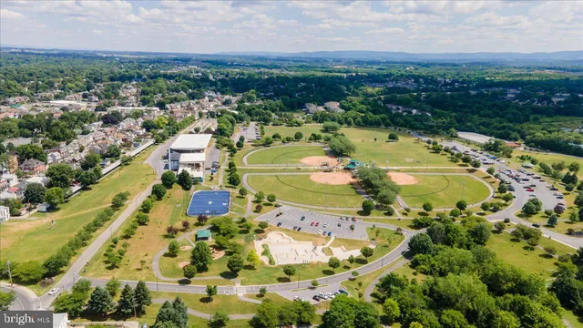 $995 | 250 North Mulberry Street, Unit 2F, Hagerstown, MD 21740