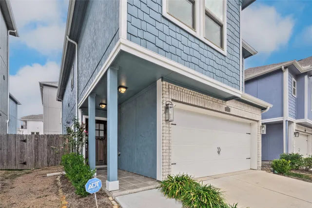 a view of an entrance of the building