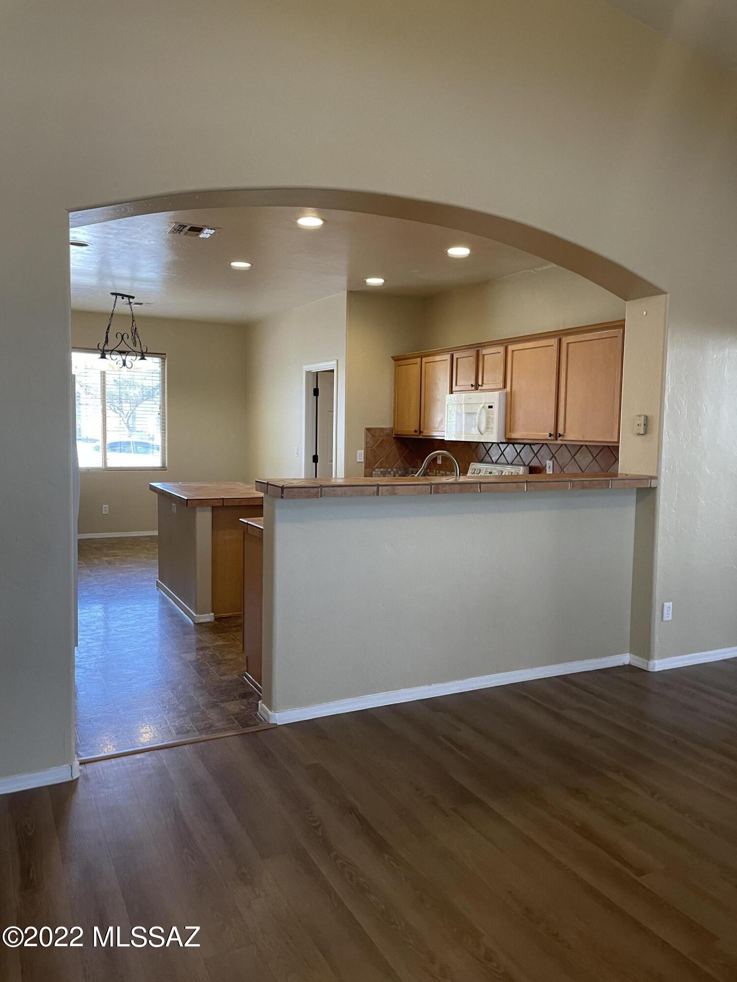 5571 West Red Rock Ridge Street Tucson, AZ 85742 - Photo 4 of 9