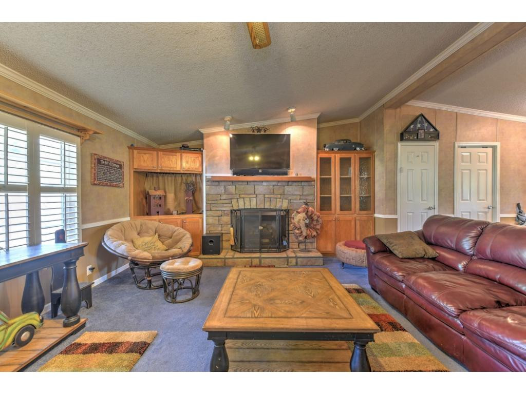 887 Bullock Hollow Road Bristol, TN 37620 - Photo 16 of 34 SPACIOUS LIVING 2ND HOME