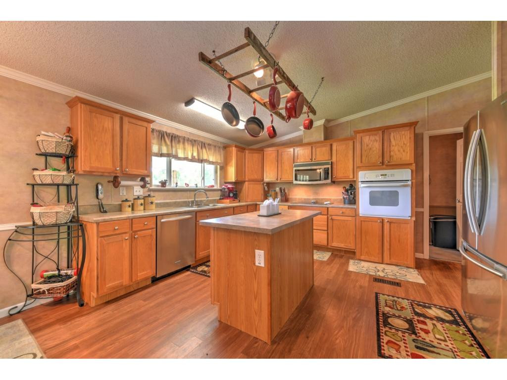 887 Bullock Hollow Road Bristol, TN 37620 - Photo 22 of 34 ISLAND PREP SPACE2ND HOME