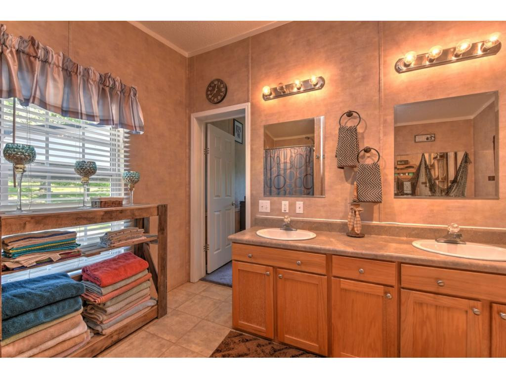 887 Bullock Hollow Road Bristol, TN 37620 - Photo 27 of 34 DOUBLE VANITY2ND HOME