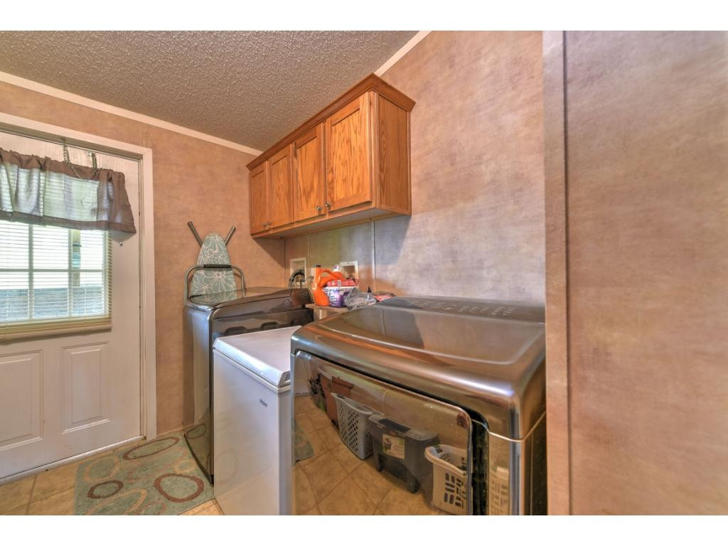 887 Bullock Hollow Road Bristol, TN 37620 - Photo 28 of 34 LAUNDRY STORAGE2ND HOME