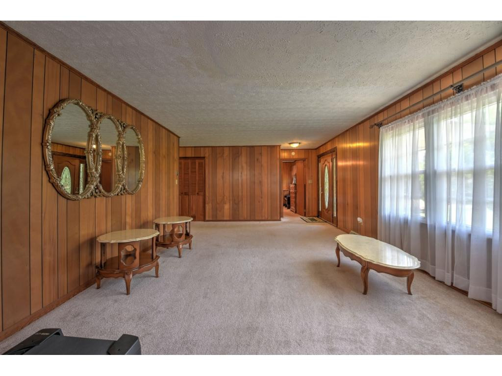 SUNNY LIVING ROOMMAIN HOME