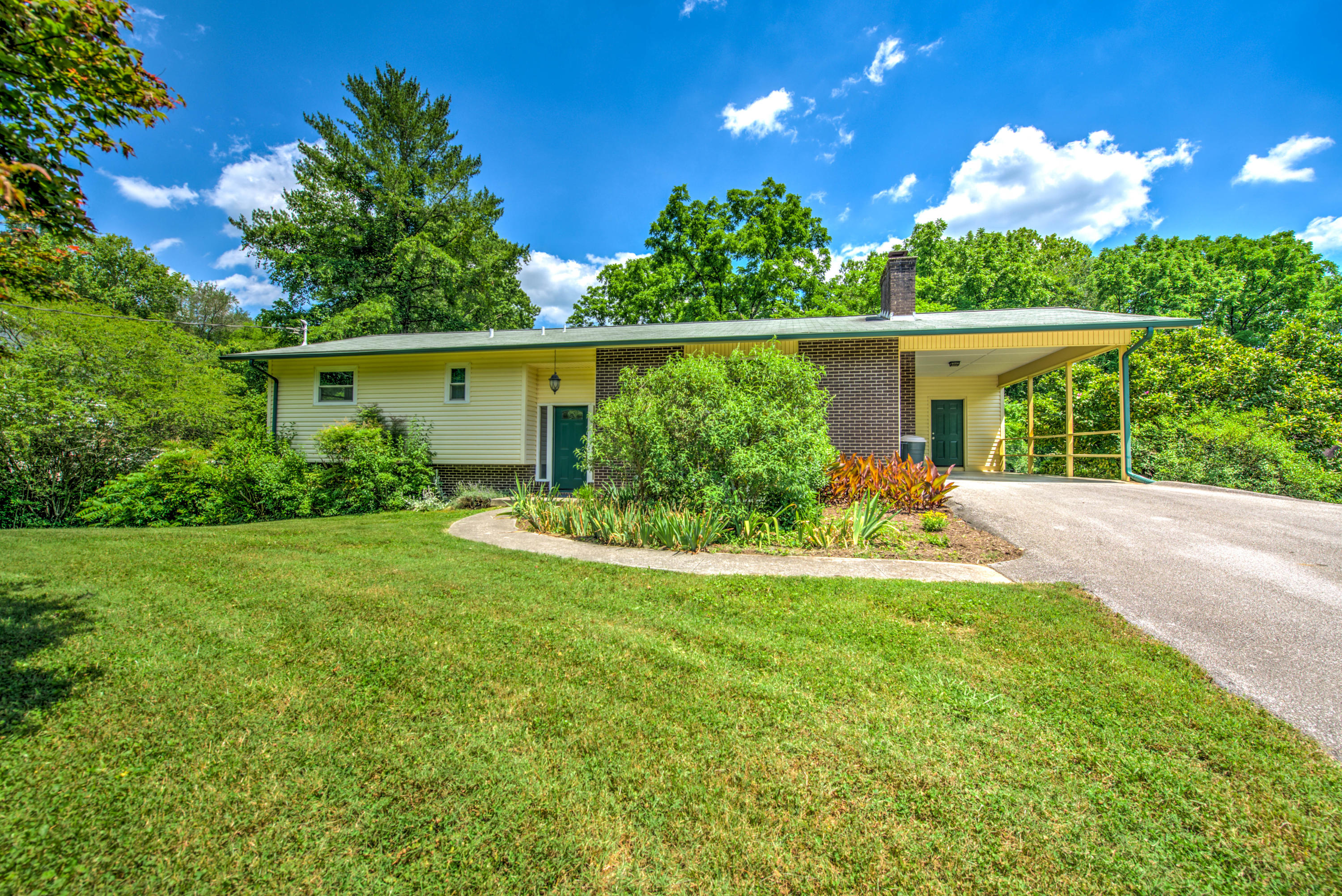 102 Newhaven Road Oak Ridge, TN 37830 - Photo 1 of 33 1