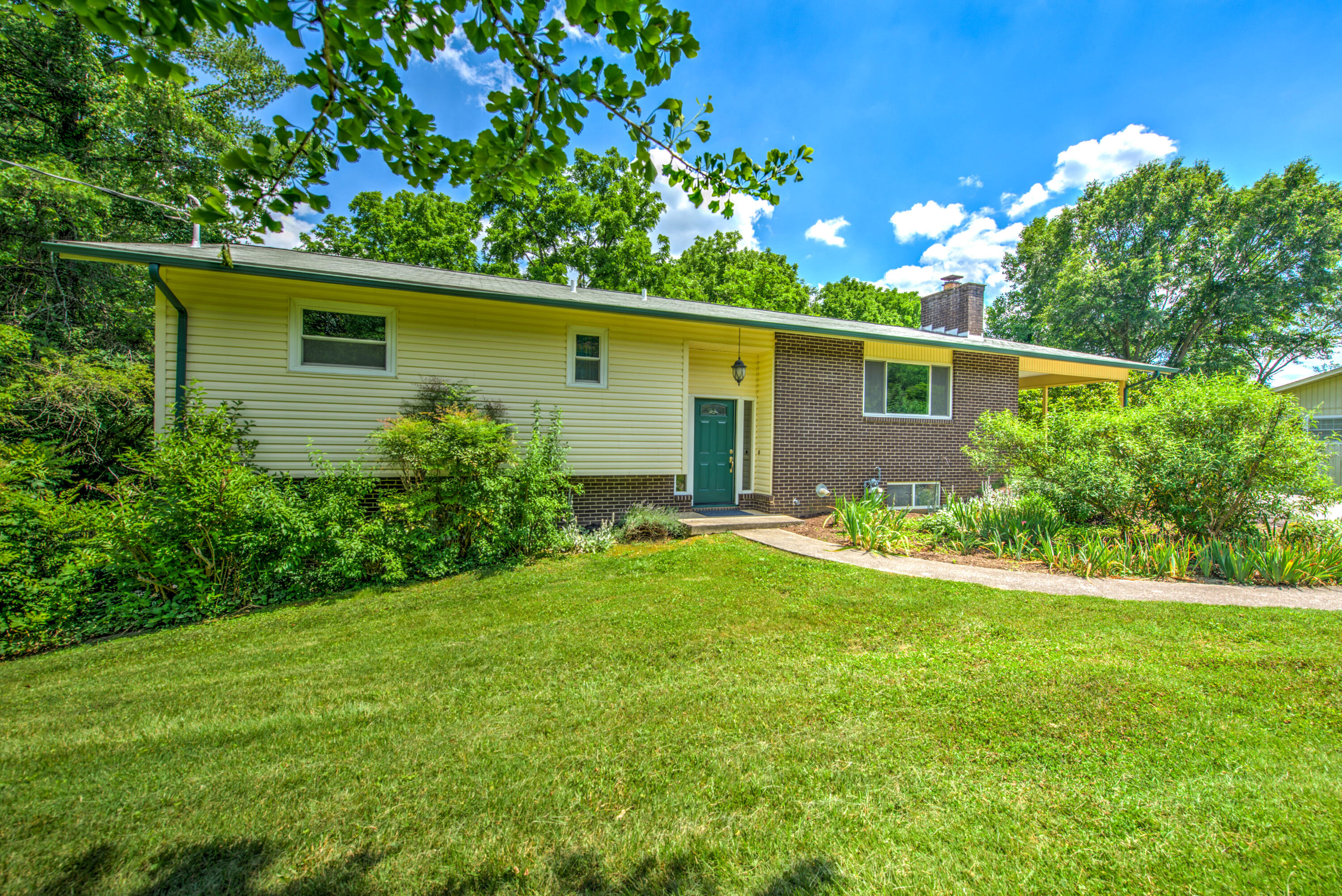 102 Newhaven Road Oak Ridge, TN 37830 - Photo 2 of 33 2