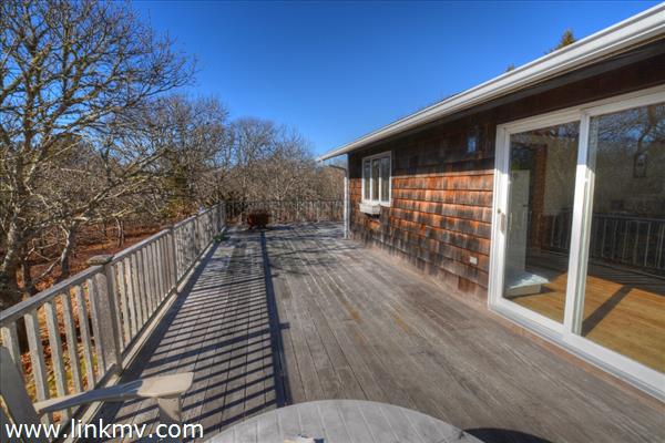 8 Smith Lane Chilmark, MA 02535 - Photo 4 of 15 http://d1qzqeyxiitrap.cloudfront.net/photos/34768/600/e203e1f1.jpg