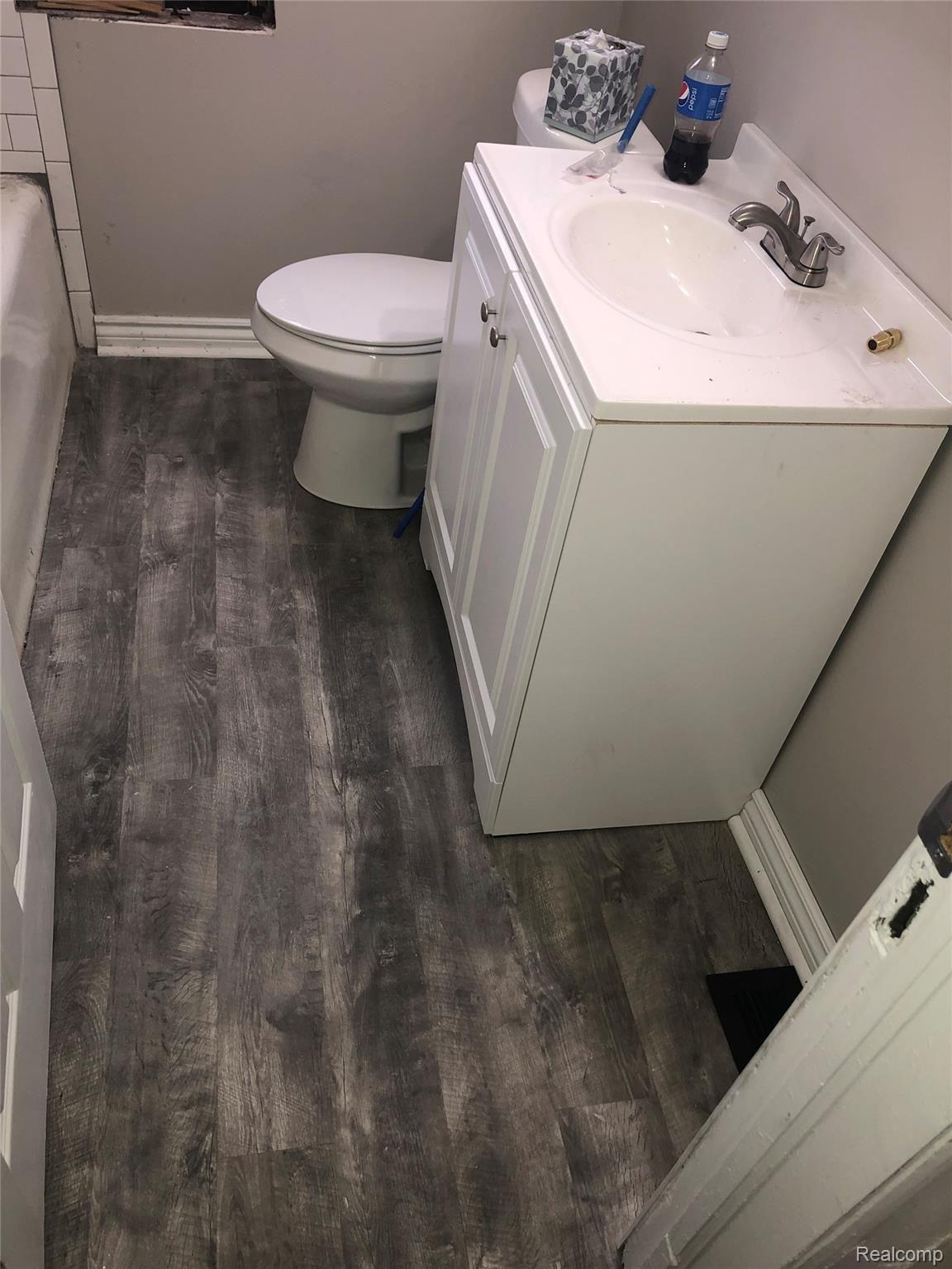 5227 Devonshire Road Detroit, MI 48224 - Photo 6 of 18 5227 Bathroom.jpg