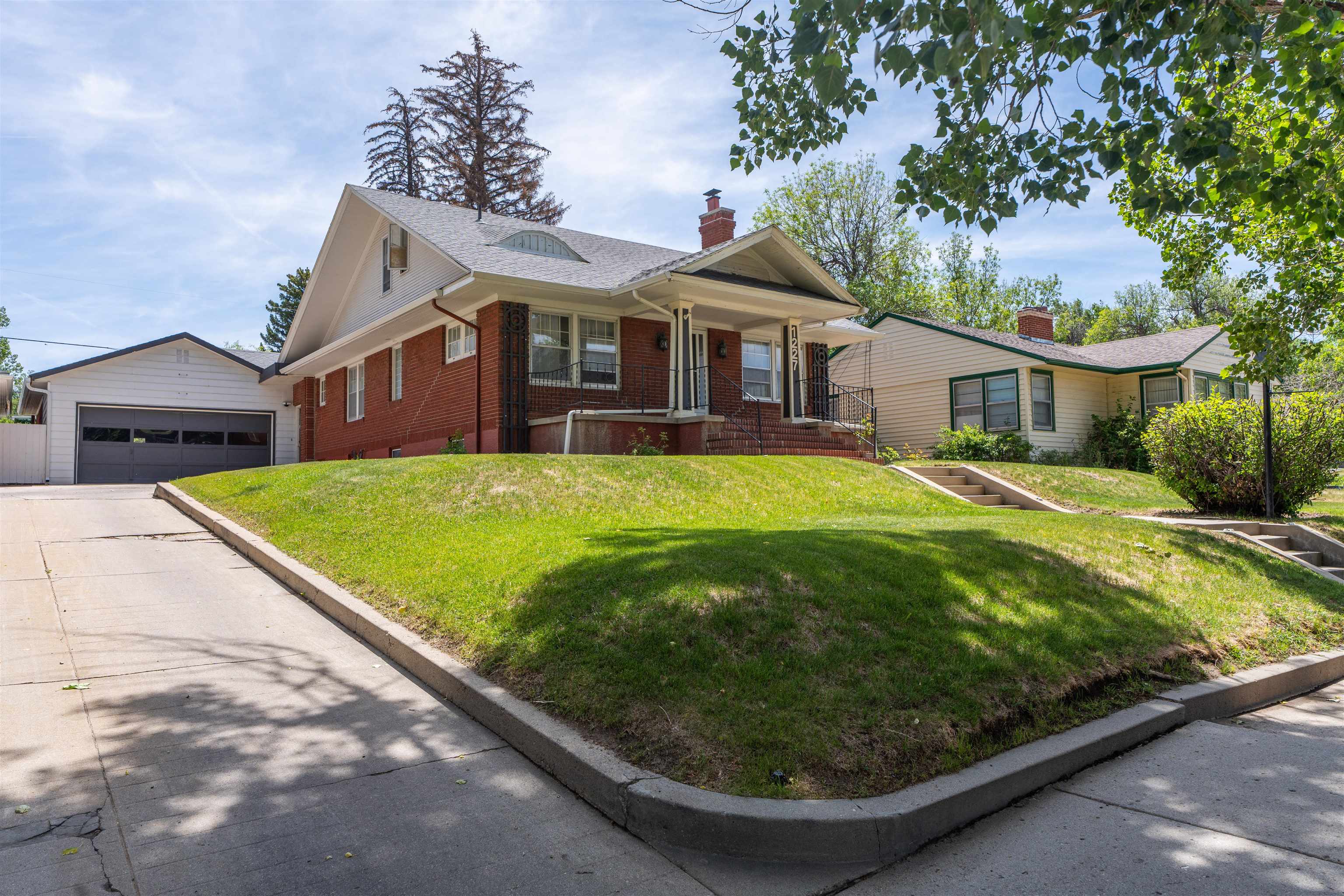 1227 South Center Street Casper, WY 82601 - Photo 4 of 41
