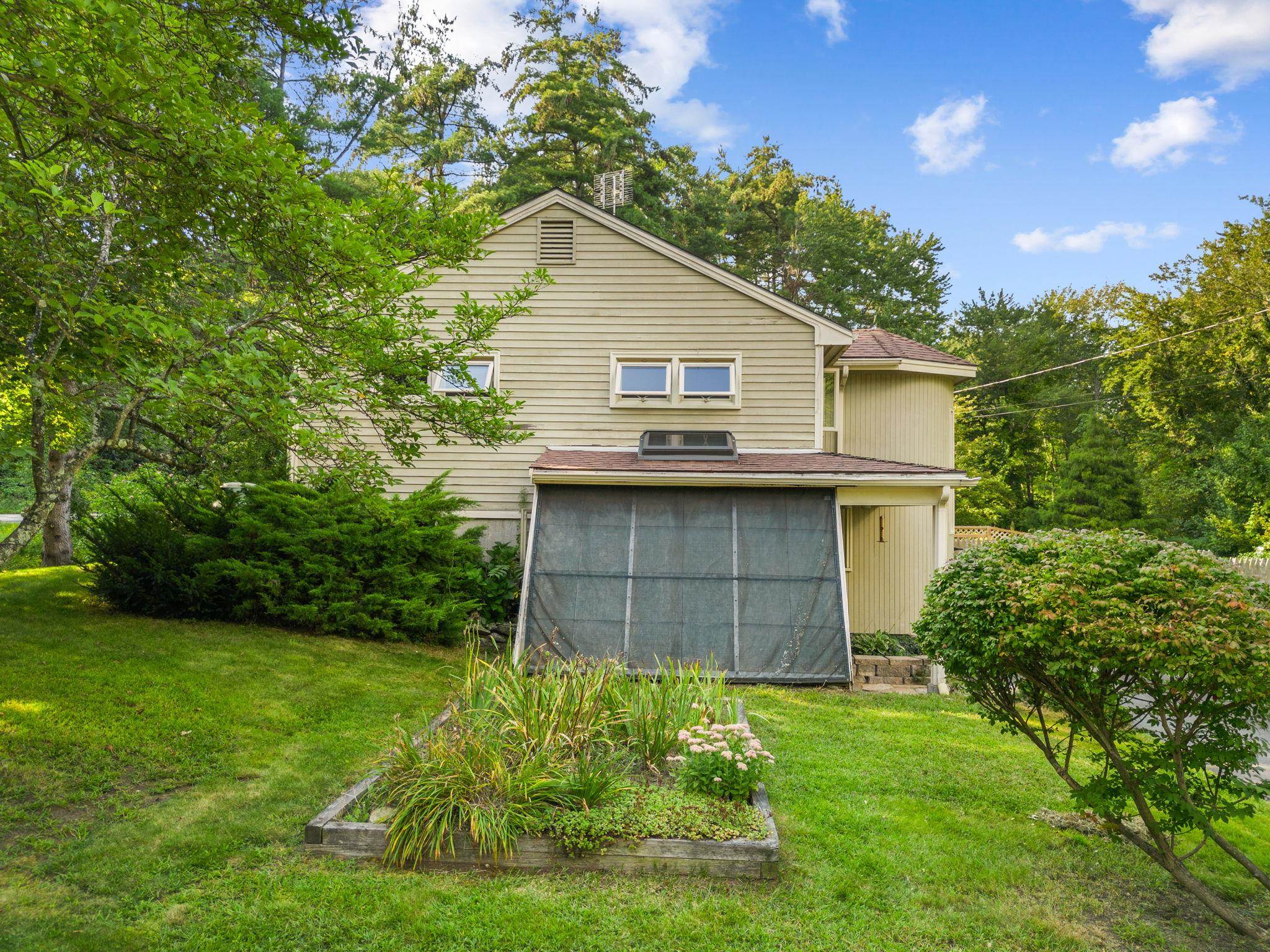 24 Windham Road Derry, NH 03038 - Photo 4 of 39