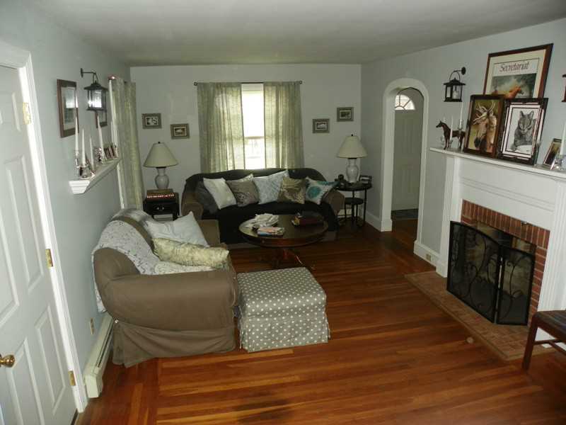 14 Nowell Road Cranston, RI 02910 - Photo 6 of 18 Living Room.