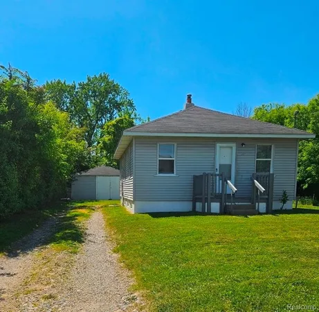 $980 | 2032 Utley Road, Flint, MI 48532