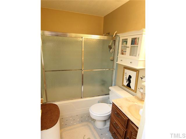 5219 Lansdowne Place Raleigh, NC 27609 - Photo 17 of 23 Gallery Image 17