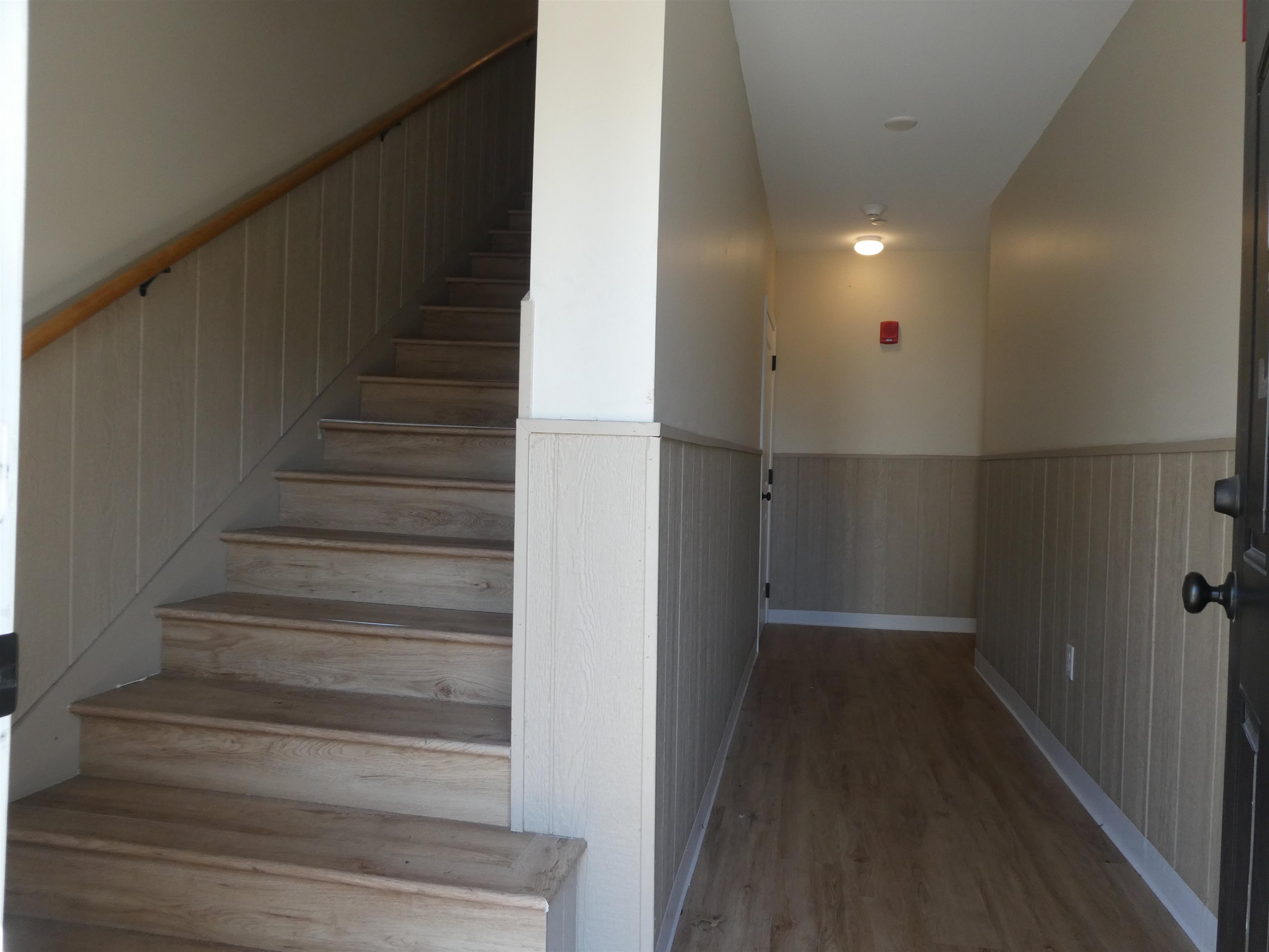 234 Spruce Street Manchester, NH 03103 - Photo 3 of 36