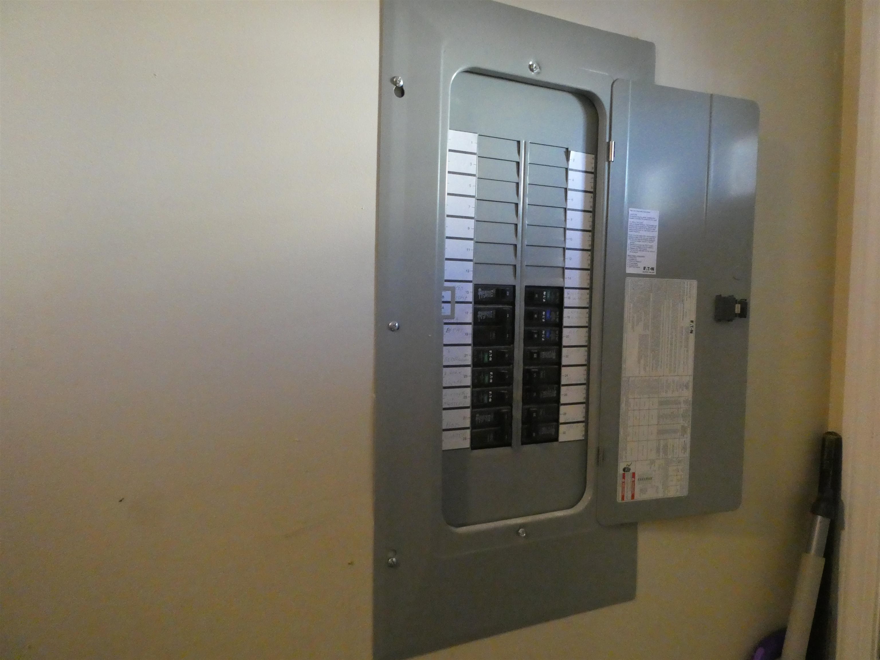 234 Spruce Street Manchester, NH 03103 - Photo 31 of 36