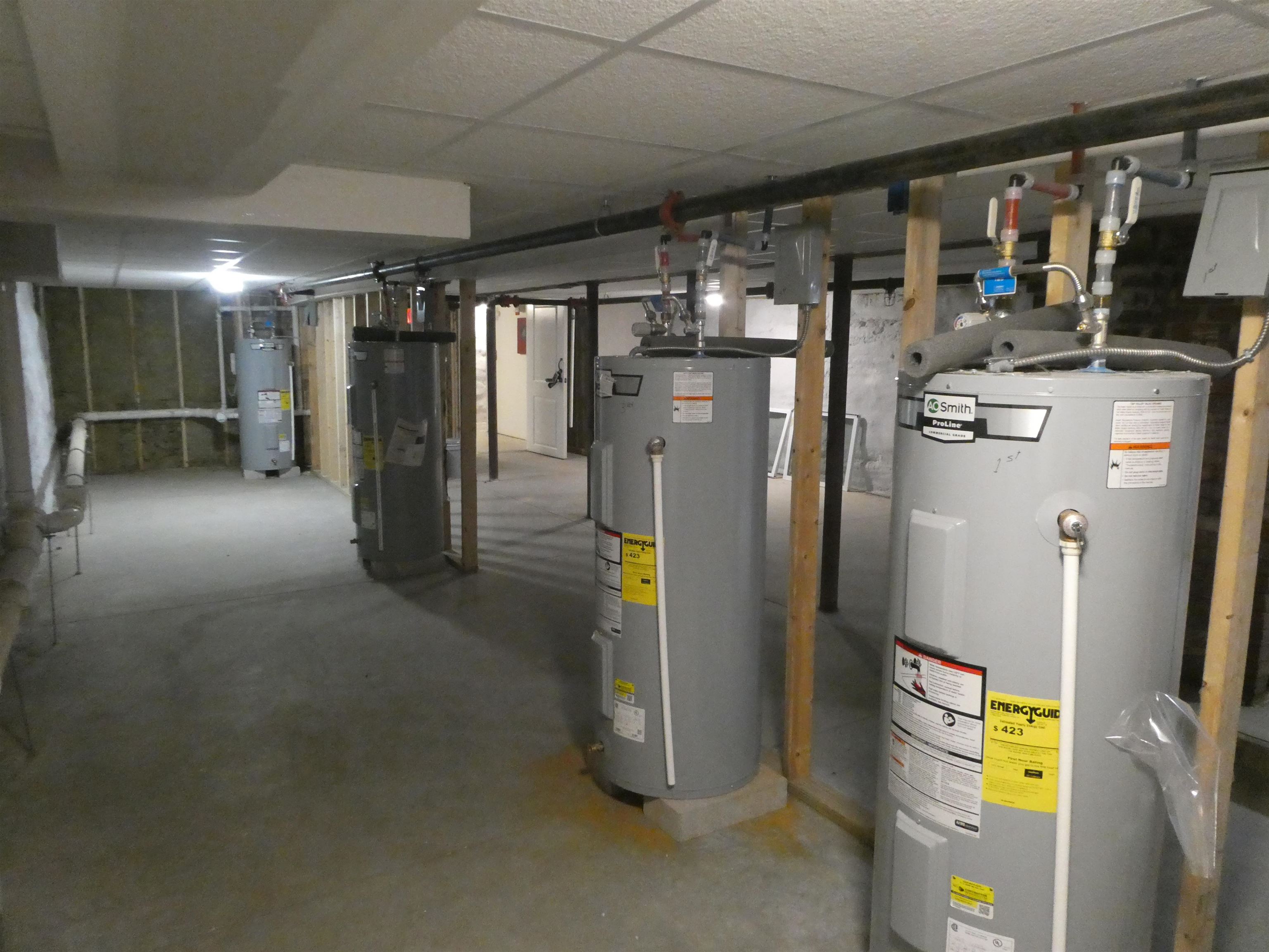 234 Spruce Street Manchester, NH 03103 - Photo 33 of 36