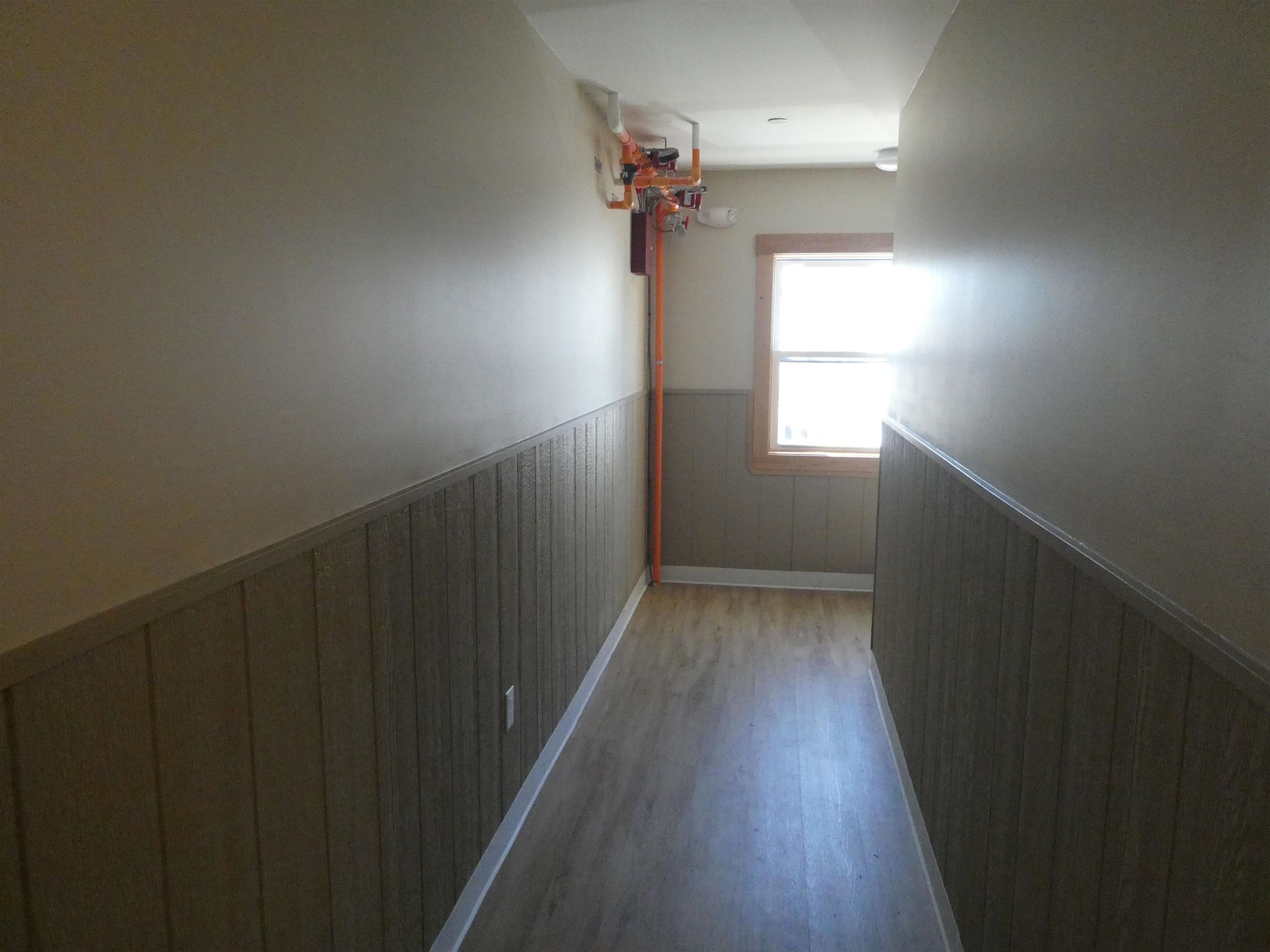 234 Spruce Street Manchester, NH 03103 - Photo 4 of 36