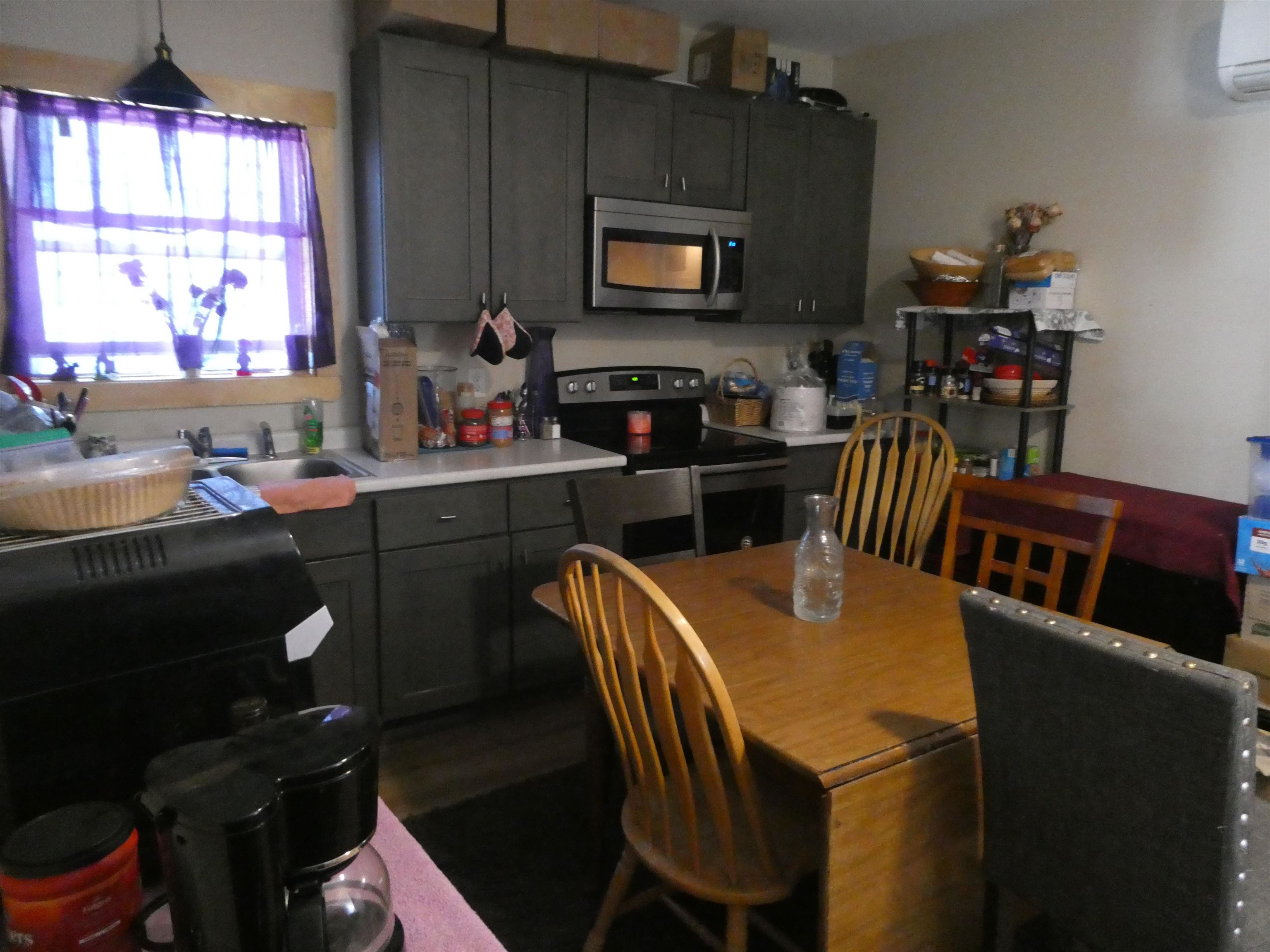 234 Spruce Street Manchester, NH 03103 - Photo 6 of 36