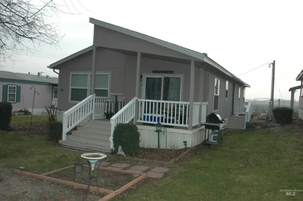 $156,900 | 4030 River Resort Drive, Unit 19, Homedale, ID 83628