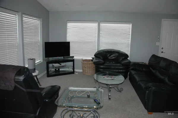 $156,900 | 4030 River Resort Drive, Unit 19, Homedale, ID 83628