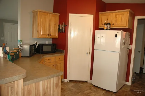 $156,900 | 4030 River Resort Drive, Unit 19, Homedale, ID 83628