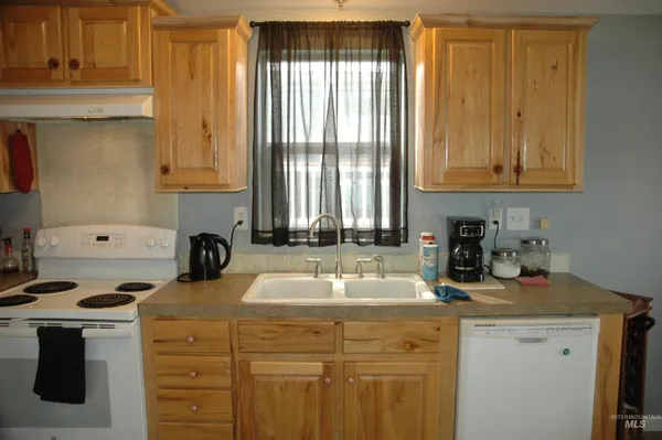 $156,900 | 4030 River Resort Drive, Unit 19, Homedale, ID 83628